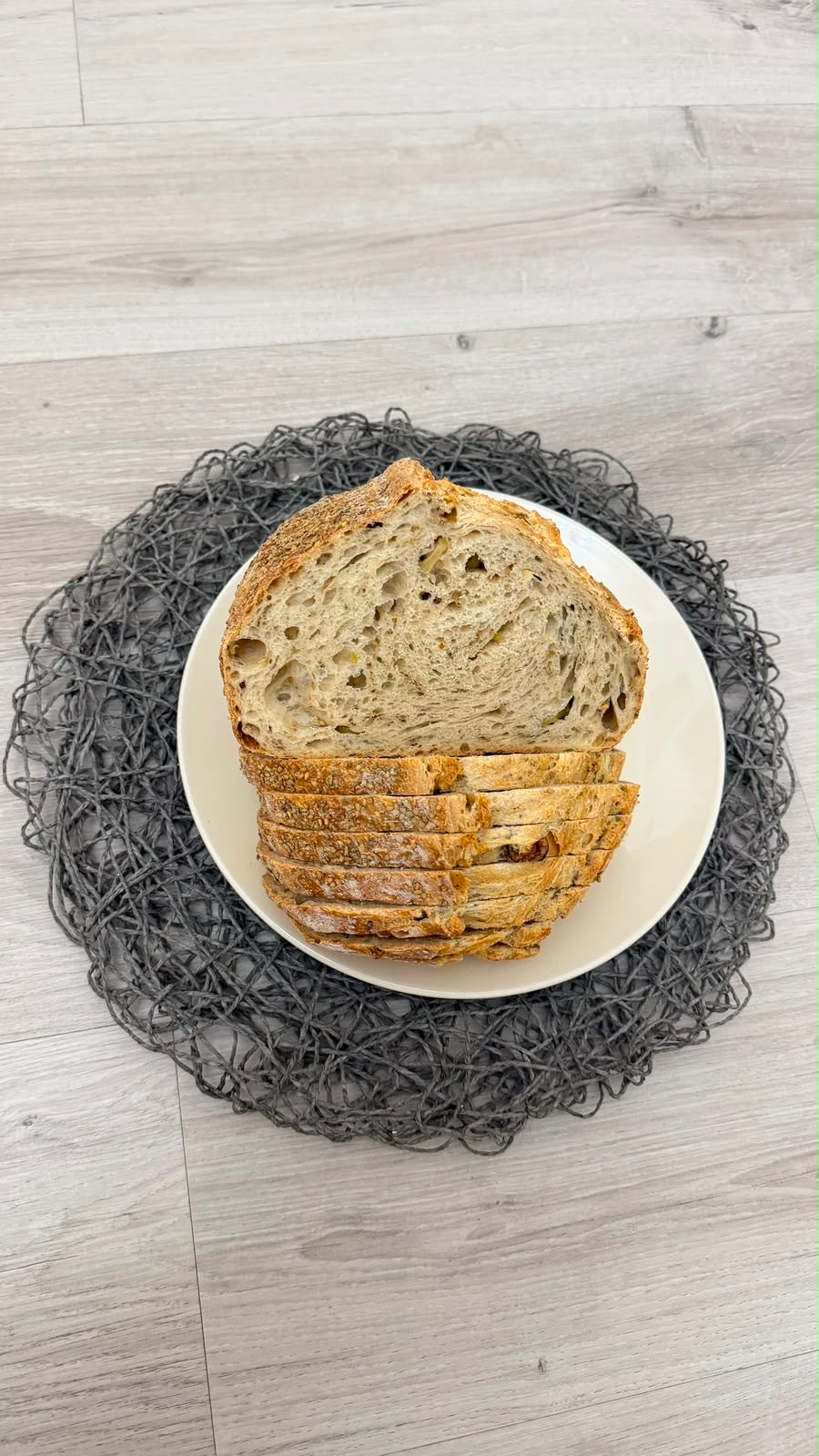Sourdough olive and zattar /ساوردو زعتر و زيتون